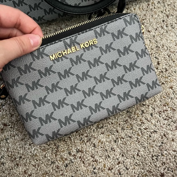 bundle - Picture 2 of 2